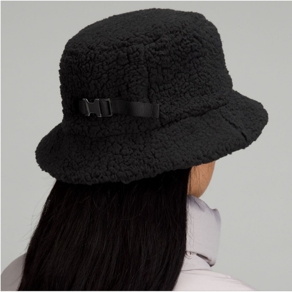 Lululemon Textured Fleece Bucket Hat in Black Size M/L